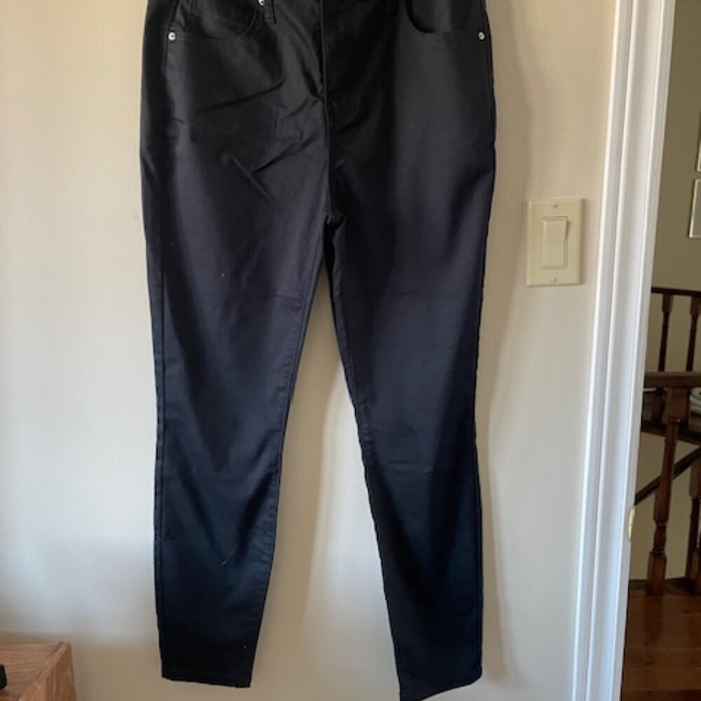 Zenana - Slim-Fit High Jeans  Size L NWOT - Picture 2 of 6